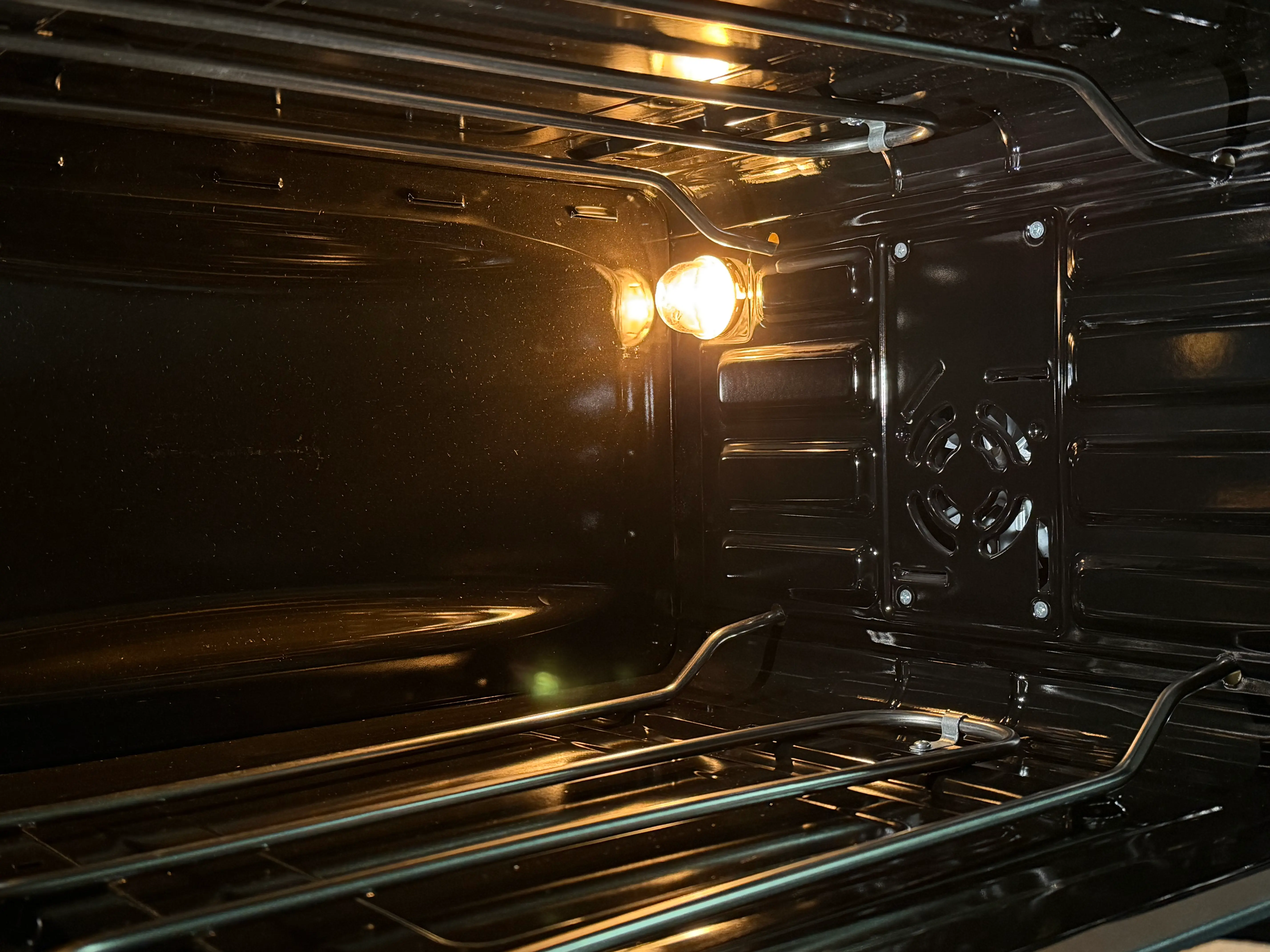 Мини-печь WN4515-300BS - вид при наведении